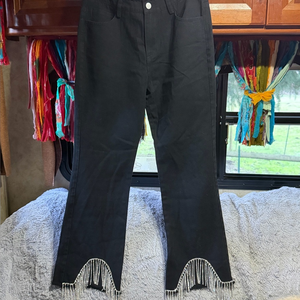 Black Cropped Jeans with Fringe Detail